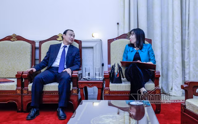 Chùm ảnh đặc biệt về nữ phát ngôn Bộ Ngoại giao Việt Nam Chum anh dac biet ve nu phat ngon Bo Ngoai giao Viet Nam