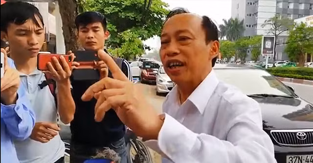 Ông Trần Thế Sơn - Trưởng Phòng Mầm non Sở GD&ĐT tỉnh Nghệ An trả lời báo chí. Ông Trần Thế Sơn - Trưởng Phòng Mầm non Sở GD&ĐT tỉnh Nghệ An trả lời báo chí.