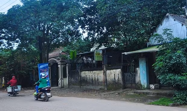 Nhà ở và cơ sở khám chữa bệnh của bác sỹ Trần Quang Sáu.