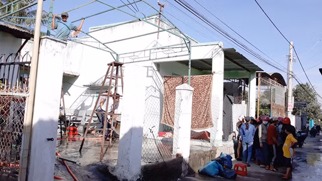 Rúng động án mạng con đánh mẹ và bà nội 81 tuổi đến chết Rung dong an mang con danh me va ba noi 81 tuoi den chet
