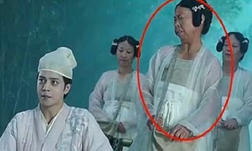 "Bác gái xấu xí" trong phim Châu Tinh Trì ngày càng nổi tiếng "Bac gai xau xi" trong phim Chau Tinh Tri ngay cang noi tieng