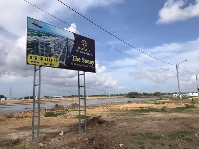 "Dự án" The Sunny đang được quảng cáo tại Long Điền. Ảnh: Tiền Phong. "Dự án" The Sunny đang được quảng cáo tại Long Điền. Ảnh: Tiền Phong.