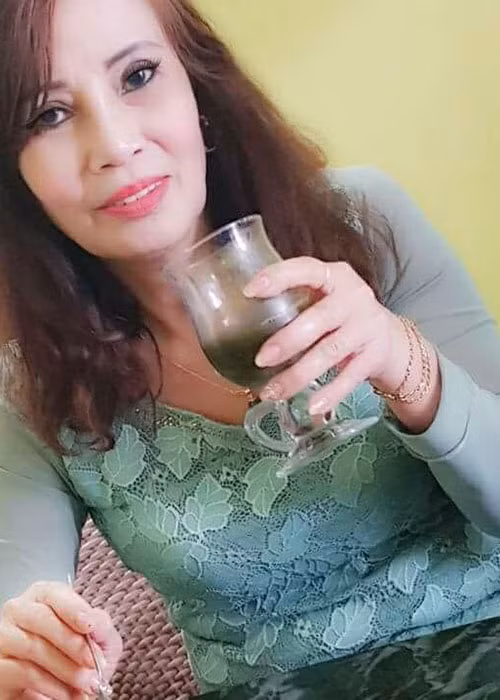 Bà Thu Sao cho biết họ quen nhau qua mạng xã hội. Bà Thu Sao cho biết họ quen nhau qua mạng xã hội.