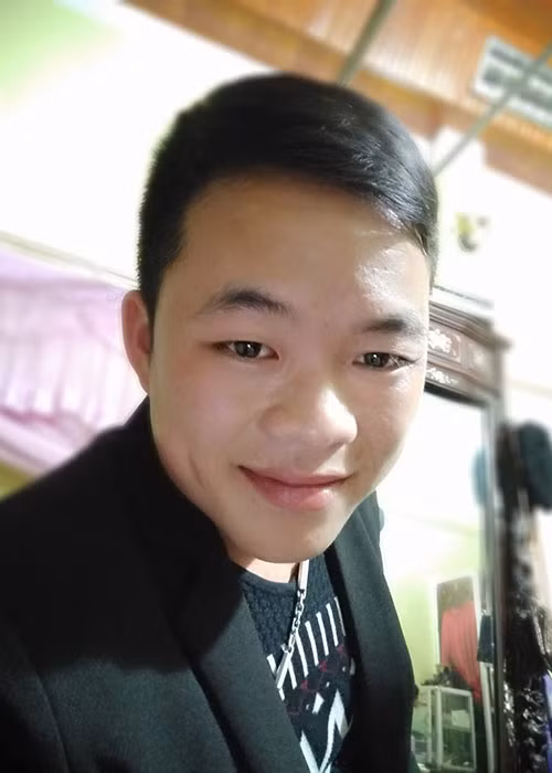 Chú rể Hoa Cương. Chú rể Hoa Cương.