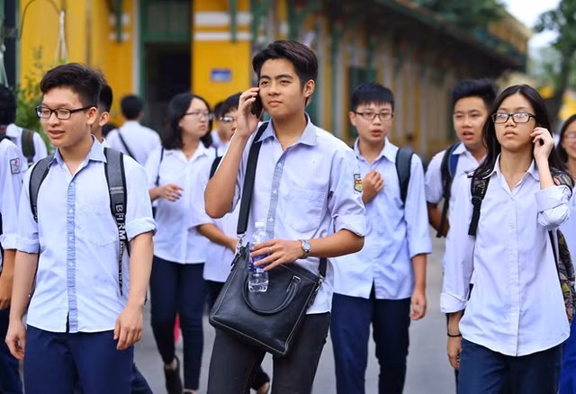 Thi vao lop 10 o Ha Noi: Bon mon la phuong an hop ly