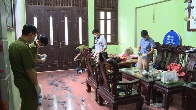 Vụ sát hại hai vợ chồng ở Hưng Yên: Nghi phạm trông thế nào? Vu sat hai hai vo chong o Hung Yen: Nghi pham trong the nao?