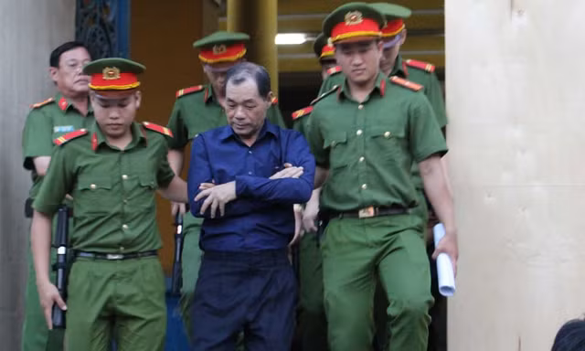 Bị cáo Trầm Bê Bị cáo Trầm Bê