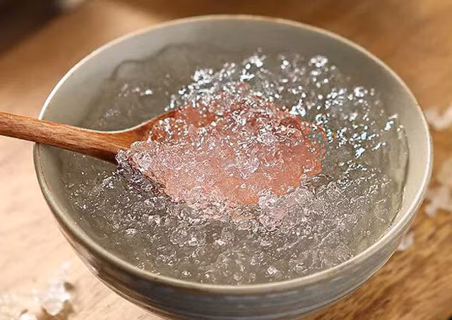 Loại nhựa cây tuyết yến bí ẩn đang được giới nhà giàu Việt mua về ăn với giá 10 triệu đồng/kg
