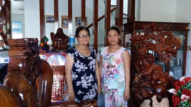 Chị Đào và mẹ trong ngôi nhà mới. Chị Đào và mẹ trong ngôi nhà mới.