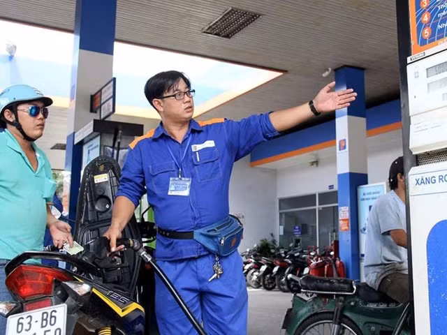 Đại gia Nhật mở trạm xăng đầu tiên, giá xăng sẽ giảm? Dai gia Nhat mo tram xang dau tien, gia xang se giam?
