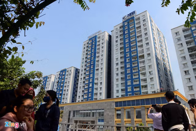 Chủ đầu tư thông báo chấm dứt hỗ trợ cư dân vụ cháy chung cư Carina Chu dau tu thong bao cham dut ho tro cu dan vu chay chung cu Carina