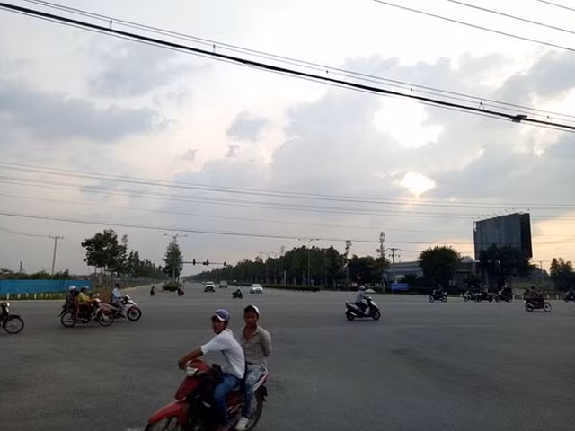 Nhiều khách hàng mua đất ở dự án của Becamex Bình Dương vẫn dở khóc dở cười.