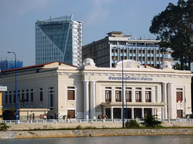 Hai san chung khoan TP.HCM va Ha Noi sap hop nhat