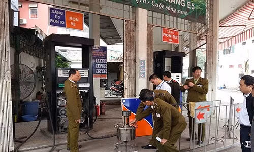 Những vụ kinh doanh xăng “bẩn” gây sốc ở Việt Nam - Hình 5 Nhung vu kinh doanh xang “ban” gay soc o Viet Nam-Hinh-5