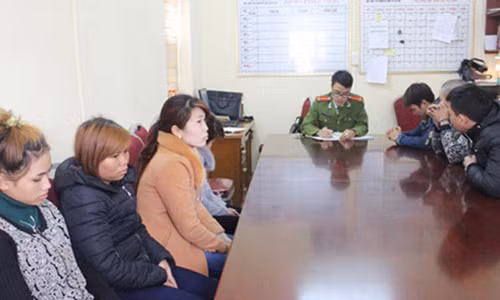 Phát hiện đường dây mua bán bào thai qua biên giới Phat hien duong day mua ban bao thai qua bien gioi