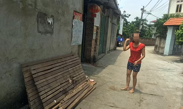 Run lập cập nhớ lại phút người chồng đâm chết vợ, truy sát anh vợ Run lap cap nho lai phut nguoi chong dam chet vo, truy sat anh vo