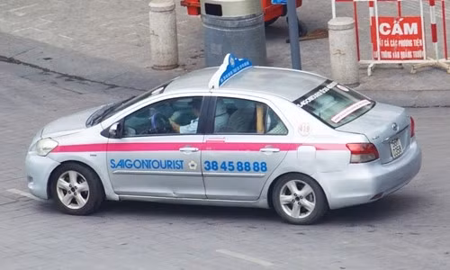 Saigontourist là hãng taxi chiếm thị phần khá nhỏ tại TP.HCM. Saigontourist là hãng taxi chiếm thị phần khá nhỏ tại TP.HCM.