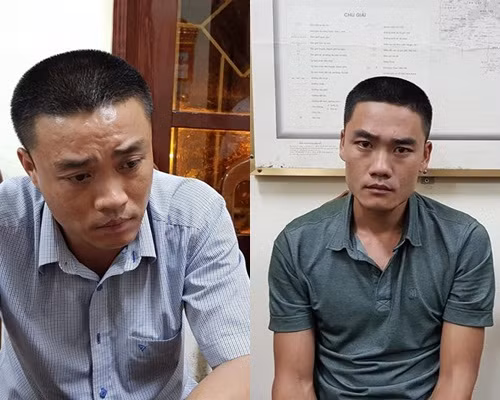 Lân (trái) và Dũng tại cơ quan công an. Lân (trái) và Dũng tại cơ quan công an.