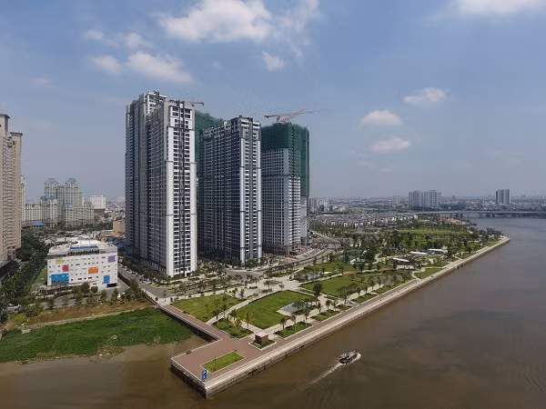 Tín dụng đổ vào bất động sản đang bị hạn chế Tín dụng đổ vào bất động sản đang bị hạn chế