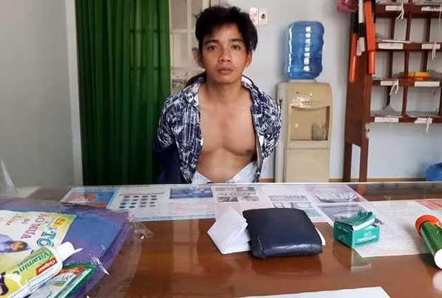 Truy bắt trộm, hai “hiệp sĩ” bị đạp ngã xe chấn thương nặng Truy bat trom, hai “hiep si” bi dap nga xe chan thuong nang