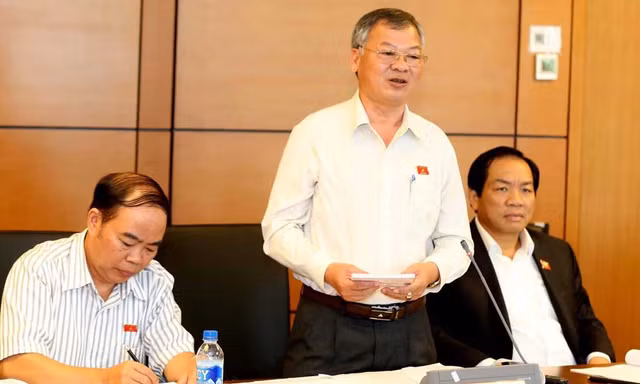 Ông Hồ Văn Năm (áo trắng) làm Trưởng đoàn đại biểu Quốc hội khóa XIV. Ông Hồ Văn Năm (áo trắng) làm Trưởng đoàn đại biểu Quốc hội khóa XIV.