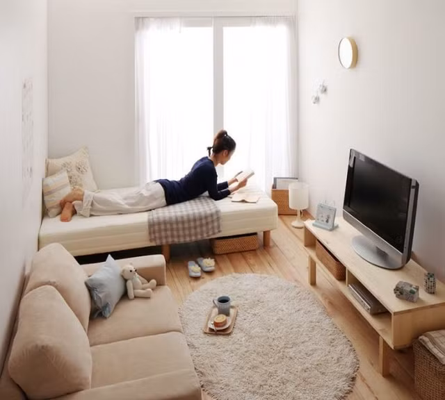 Lối sống tối giản được áp dụng triệt để. Màu sắc trung tính giúp căn phòng thoáng đãng và rộng rãi hơn
