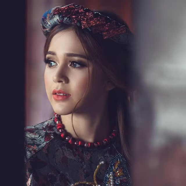 Hot girl lai Tây khiến dân ghiền điện ảnh Việt ngây ngất Hot girl lai Tay khien dan ghien dien anh Viet ngay ngat