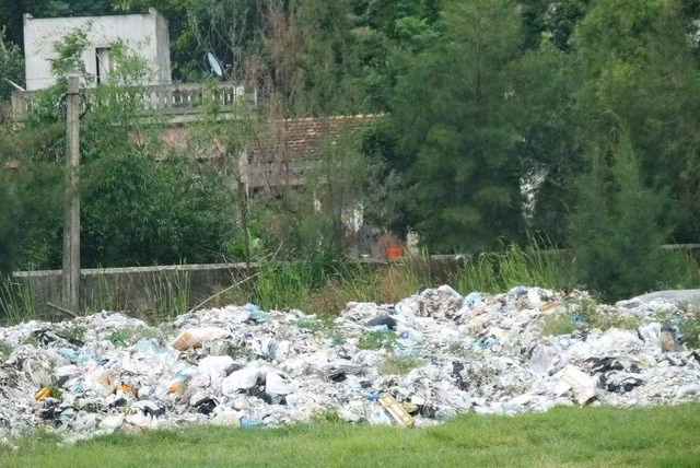 Nhà máy rác ngừng hoạt động, nghìn người Thanh Hóa kêu trời - Hình 7 Nha may rac ngung hoat dong, nghin nguoi Thanh Hoa keu troi-Hinh-7