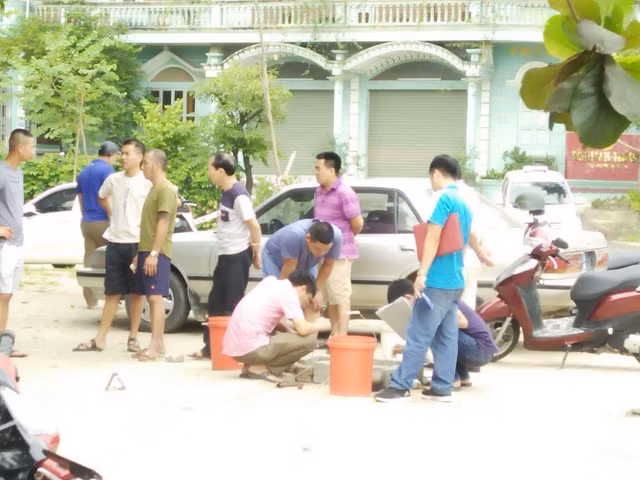 Cận cảnh hiện trường nghi vấn nổ súng giải quyết mâu thuẫn ở Hòa Bình - Hình 3 Can canh hien truong nghi van no sung giai quyet mau thuan o Hoa Binh-Hinh-3