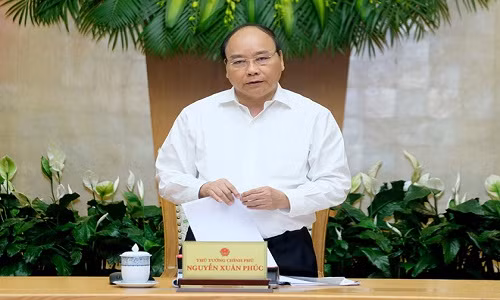 Thủ tướng Nguyễn Xuân Phúc cho phép Bộ Giao thông Vận tải nghiên cứu thêm, nhưng không được gọi là trạm thu giá. Ảnh: VGP. Thủ tướng Nguyễn Xuân Phúc cho phép Bộ Giao thông Vận tải nghiên cứu thêm, nhưng không được gọi là trạm thu giá. Ảnh: VGP.