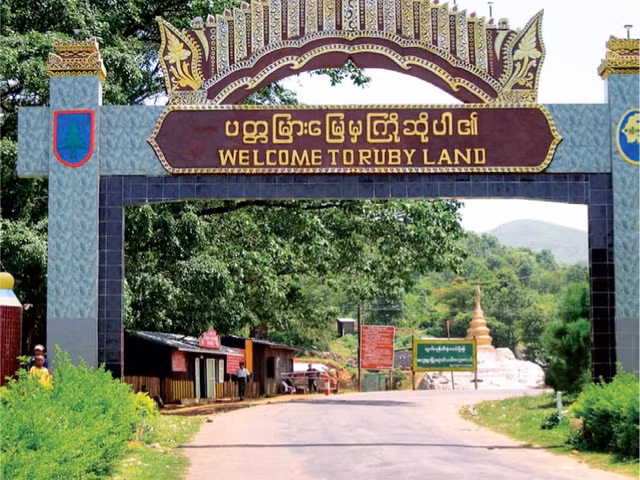 Thung lũng Mogok (phía bắc Mandalay, Myanmar) được coi là kinh đô của các loại đá quý vô cùng quý hiếm. Ảnh: Business Today. Thung lũng Mogok (phía bắc Mandalay, Myanmar) được coi là kinh đô của các loại đá quý vô cùng quý hiếm. Ảnh: Business Today.