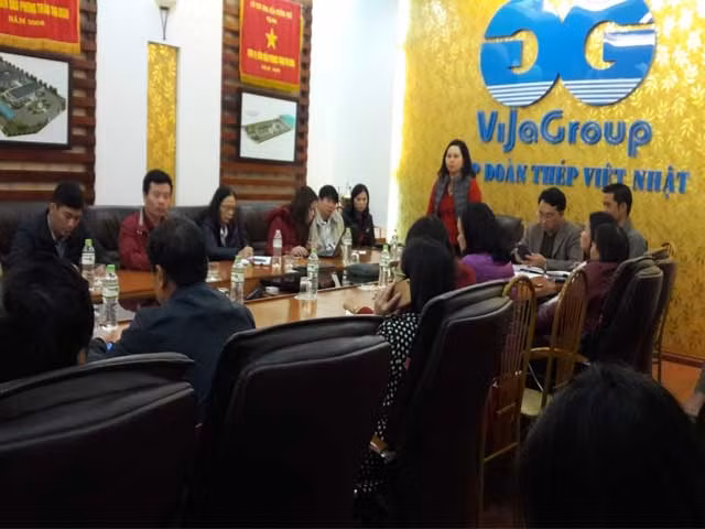 Đoàn liên ngành làm việc với đại diện nhà trường và công ty sáng 6/1. Đoàn liên ngành làm việc với đại diện nhà trường và công ty sáng 6/1.