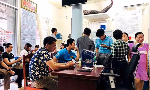 “Kẻ khóc, người cười” trong cơn sốt đất ở Phú Quốc “Ke khoc, nguoi cuoi” trong con sot dat o Phu Quoc