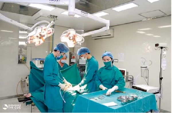 Các ca phẫu thuật tại Bệnh viện Thu Cúc đều được thực hiện tại bệnh viện theo đúng quy định của Bộ Y tế để đảm bảo an toàn cho khách hàng. Các ca phẫu thuật tại Bệnh viện Thu Cúc đều được thực hiện tại bệnh viện theo đúng quy định của Bộ Y tế để đảm bảo an toàn cho khách hàng.