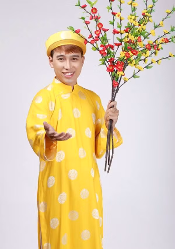 Tuy nhiên với việc lựa chọn phẫu thuật thẩm mỹ, Đinh Quang Đạt đã có màn trở lại đầy ngoạn mục với ngoại hình cực kì nam tính và cuốn hút. Tuy nhiên với việc lựa chọn phẫu thuật thẩm mỹ, Đinh Quang Đạt đã có màn trở lại đầy ngoạn mục với ngoại hình cực kì nam tính và cuốn hút.