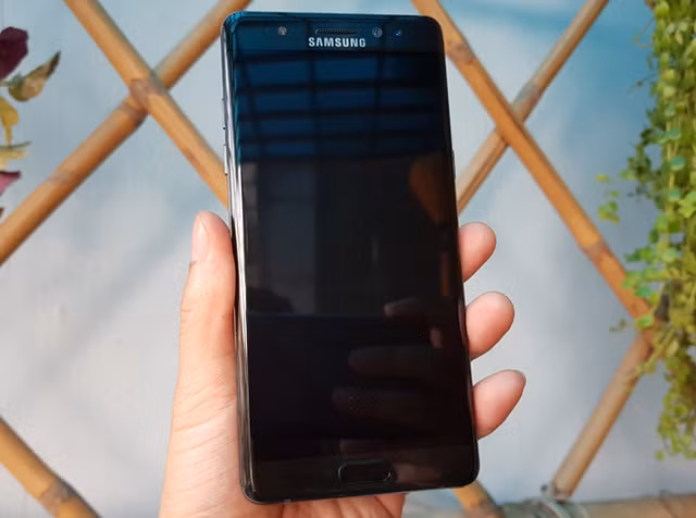 Đánh giá Galaxy Note FE: Thiết kế xuất sắc, giá mềm Danh gia Galaxy Note FE: Thiet ke xuat sac, gia mem