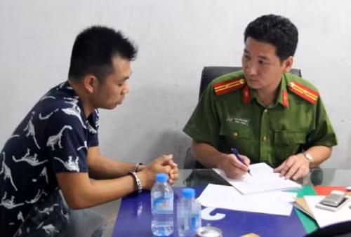 Gần 100 cảnh sát đột kích sới bạc trực tuyến trong biệt thự Gan 100 canh sat dot kich soi bac truc tuyen trong biet thu