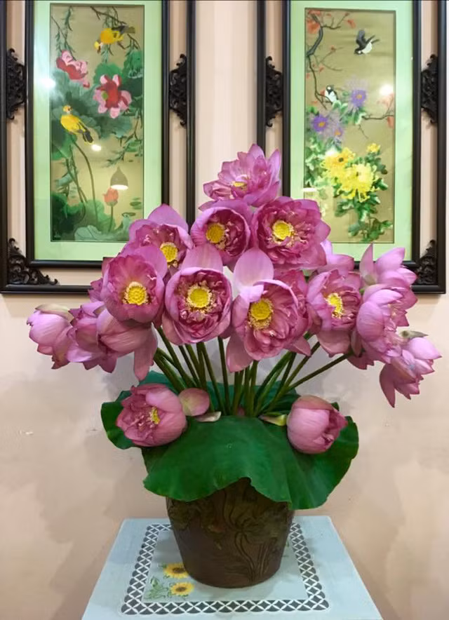 Những loại hoa "cháy hàng" tháng cô hồn - Hình 2 Nhung loai hoa "chay hang" thang co hon-Hinh-2
