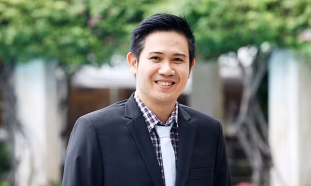 Ông chủ TV Việt và chiến lược âm thầm sống giữa “bày sói” ngoại Ong chu TV Viet va chien luoc am tham song giua “bay soi” ngoai