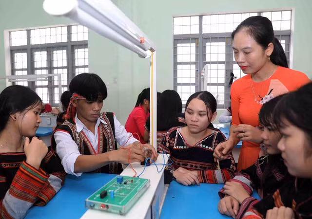 Đề xuất dùng mã định danh để quản lý người trong độ tuổi giáo dục bắt buộc