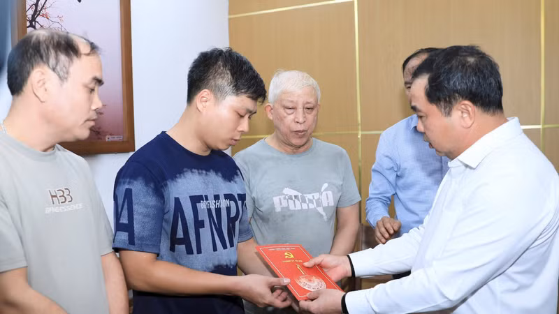 Hà Nội hỗ trợ 382 triệu đồng cho nạn nhân vụ cháy khiến 5 người tử vong