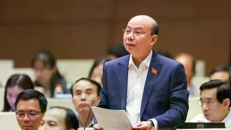 Đại biểu kiến nghị gỡ điểm nghẽn đất đai, khởi động lại dự án bất động sản