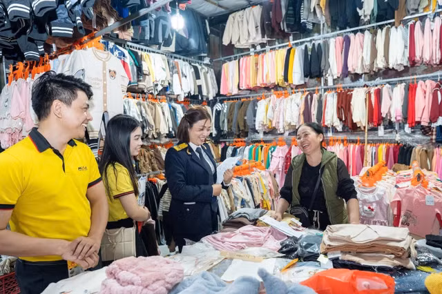 Hộ kinh doanh được hướng dẫn chuyển đổi lên doanh nghiệp.