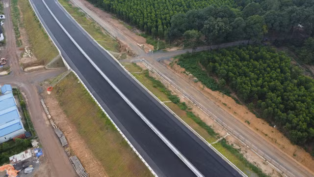 Một đoạn dự án thành phần 1 - cao tốc Biên Hòa - Vũng Tàu đã được trải nhựa