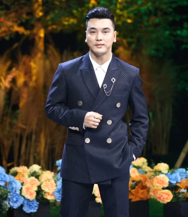 Ưng Hoàng Phúc lên tiếng về tin đồn dàn cố vấn "cố diễn" trong "Ca sĩ mặt nạ" mùa 2 ảnh 3