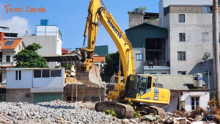 Tuy nhiên, đến nay đoạn qua ngõ 252 đường Mỹ Đình từng kéo dài nhiều năm do vướng mắc trong công tác giải phóng mặt bằng đến nay đang có những chuyển biến tích cực.