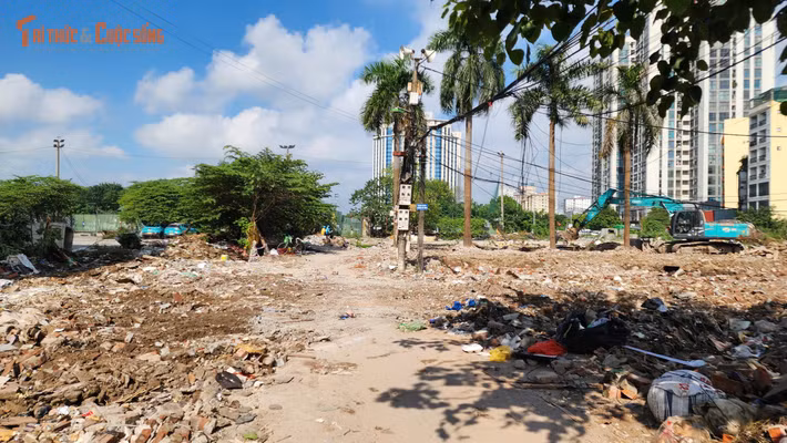 Theo đó, một số công trình nằm trong phạm vi thực hiện dự án đã và đang được tháo dỡ để trả lại mặt bằng thực hiện dự án.