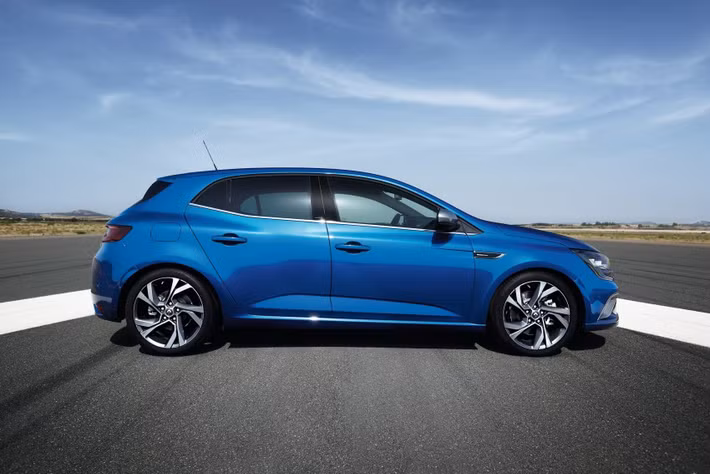 Mới đây, trang tin ôtô TC Euro Cars đã cung cấp những hình ảnh khá chi tiết về mẫu xe chuẩn bị ra mắt lần này. Mẫu xe này được phát triển cùng với một biến thể khác là Renault Sport.