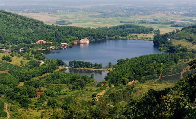 Theo Tiền Phong, năm 2014 HĐQT của Cty CP kinh doanh dịch vụ cao cấp Dầu khí Việt Nam (PVR), đã có kế hoạch tìm kiếm các đối tác để thoái vốn hoặc ký thỏa thuận hợp tác đầu tư đảm bảo lợi nhuận của siêu dự án khu du lịch này. Tuy nhiên, đến nay, PVR vẫn chưa tìm được đối tác để chuyển nhượng lại. Hiện dự án vẫn trong tình trạng bất động. Ảnh minh họa: Đầu tư BĐS online.