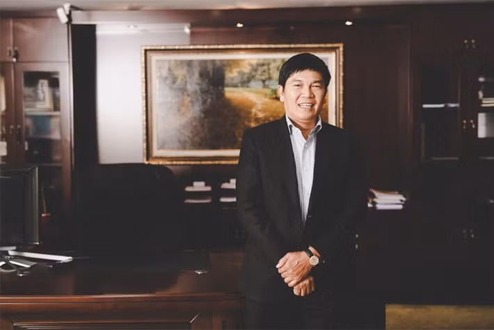  3. Ông chủ Hòa Phát Trần Đình Long Nhiều năm liên tiếp lọt vào top những người phụ nữ giàu nhất sàn chứng khoán Việt, là cổ đông lớn của tập đoàn Hòa Phát, nắm tài sản quy ra tiền mặt hơn 2.000 tỷ đồng, song chưa một lần bà Vũ Thị Hiền – vợ ông Trần Đình Long – xuất hiện trước công chúng. Ảnh: Internet.
